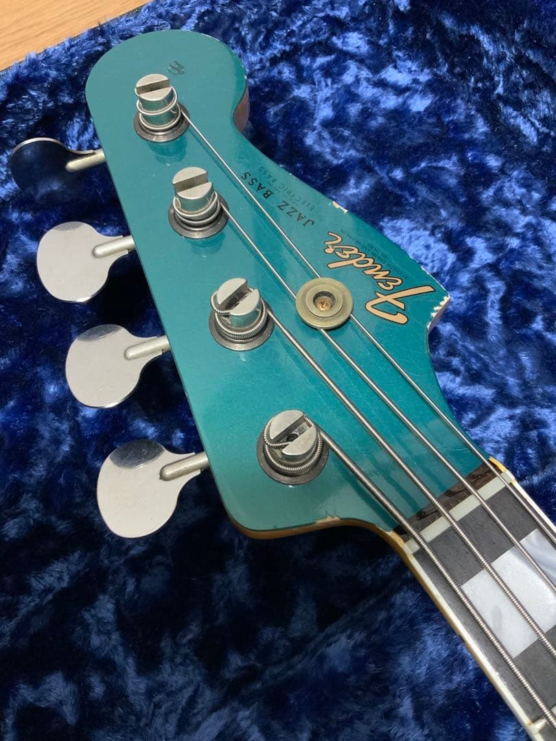 ベース Fender Custom Shop 1966 Jazz Bass