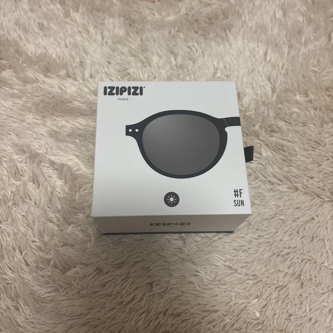 【新品】IZIPIZI 折りたたみサングラス