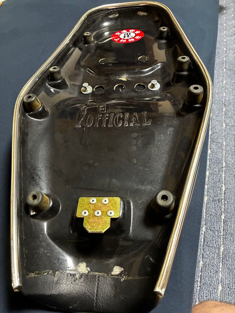 w650 オフィシャルw1タイプシート　シルバーパイピング