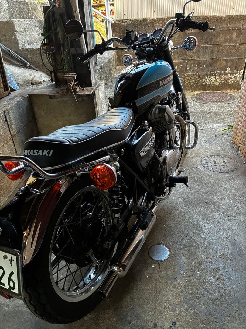 w650 オフィシャルw1タイプシート　シルバーパイピング