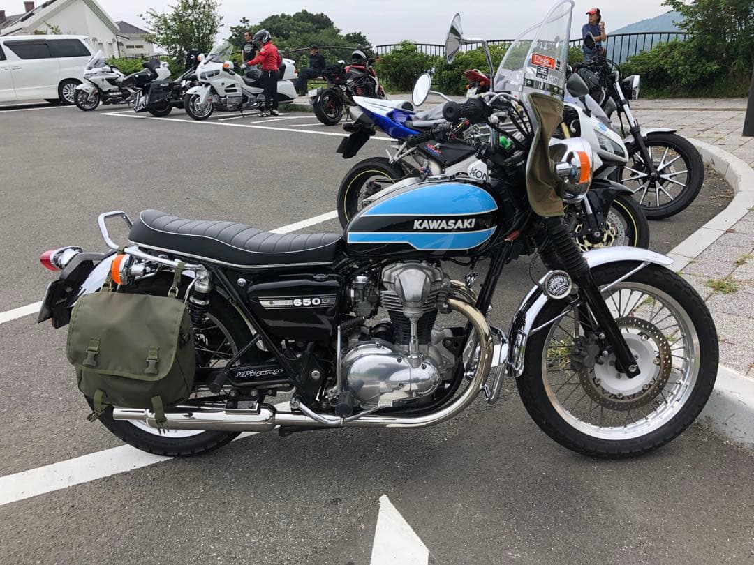 w650 オフィシャルw1タイプシート　シルバーパイピング