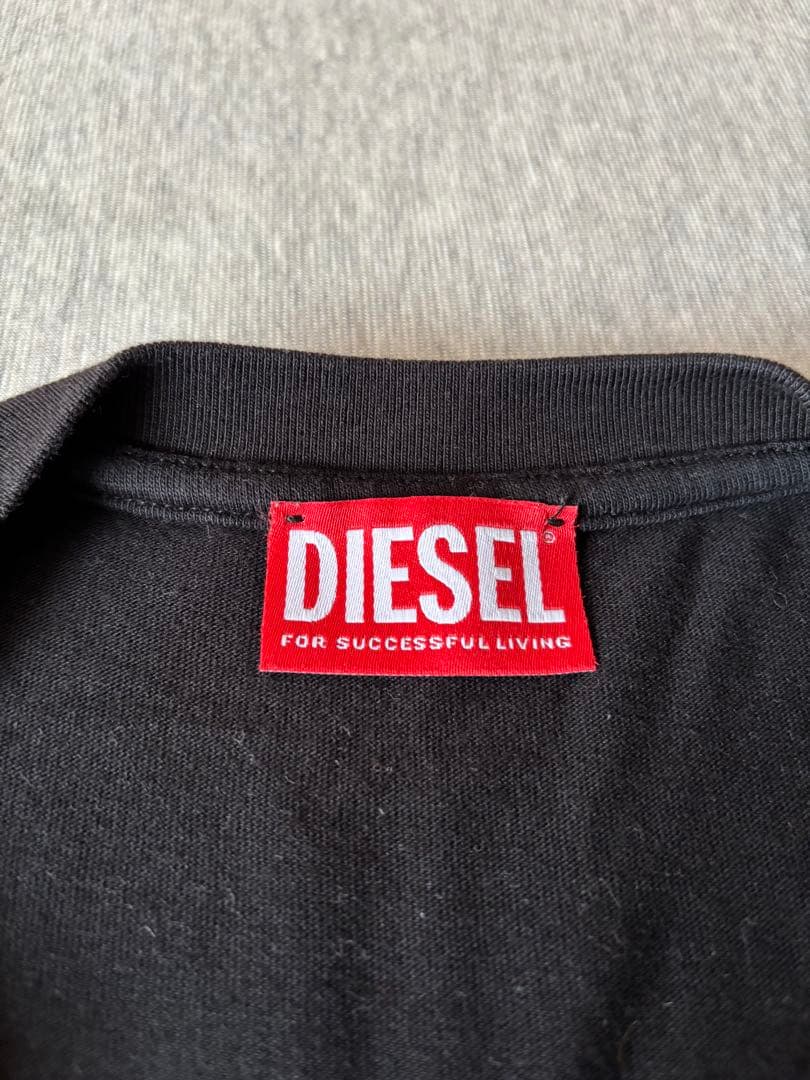 DIESEL ブラック Tシャツ ロゴ刺繍