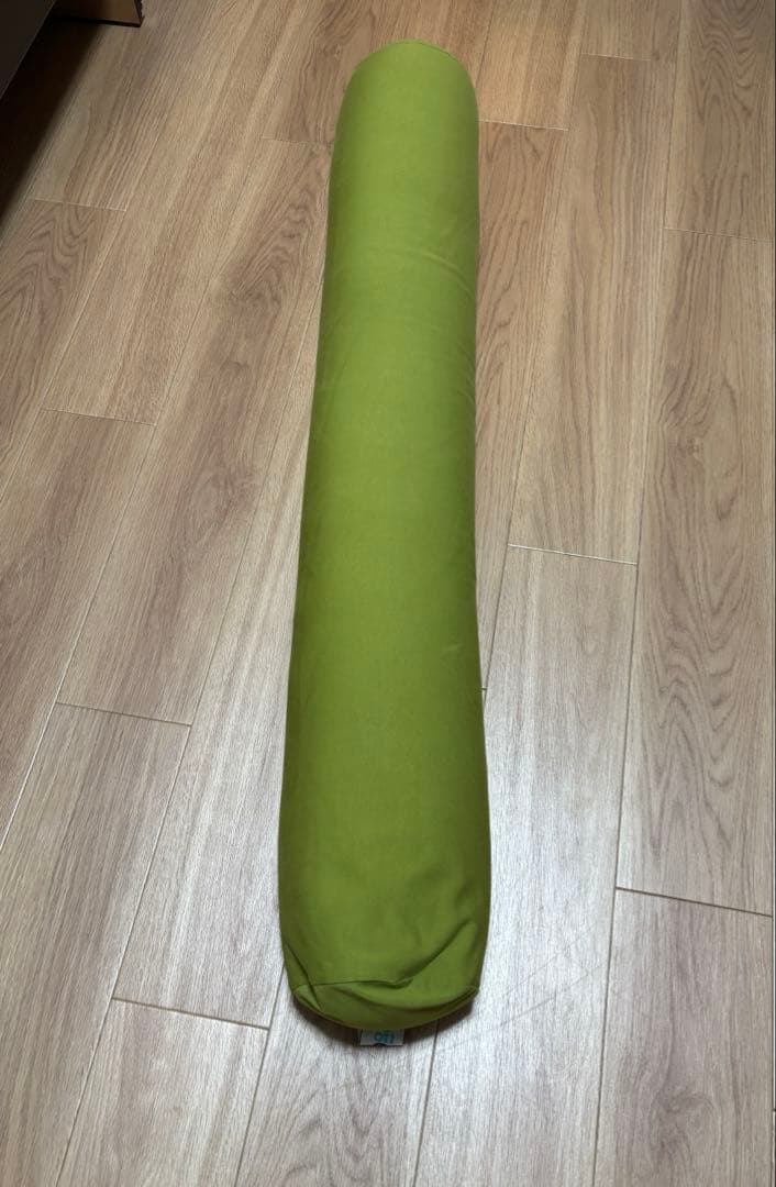 【美品】Yogibo ライムグリーン ロールミディ Roll Midi ヨギボー