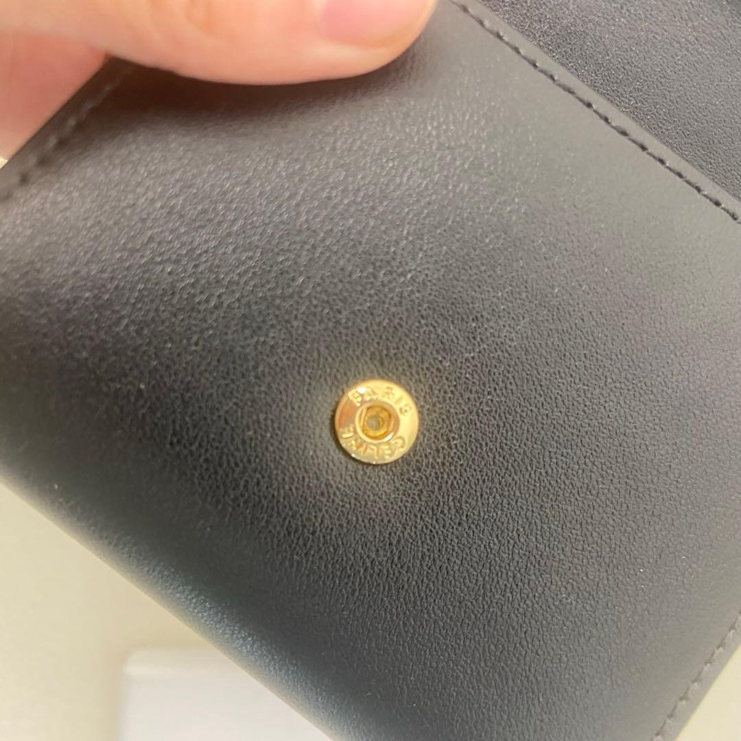 【CELINE】ネイビーのレザー製三つ折り財布 ゴールド金具付き