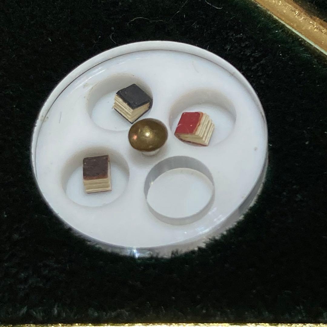 凸版印刷　2mm×2mmの本　豆本　マイクロブック　トッパン