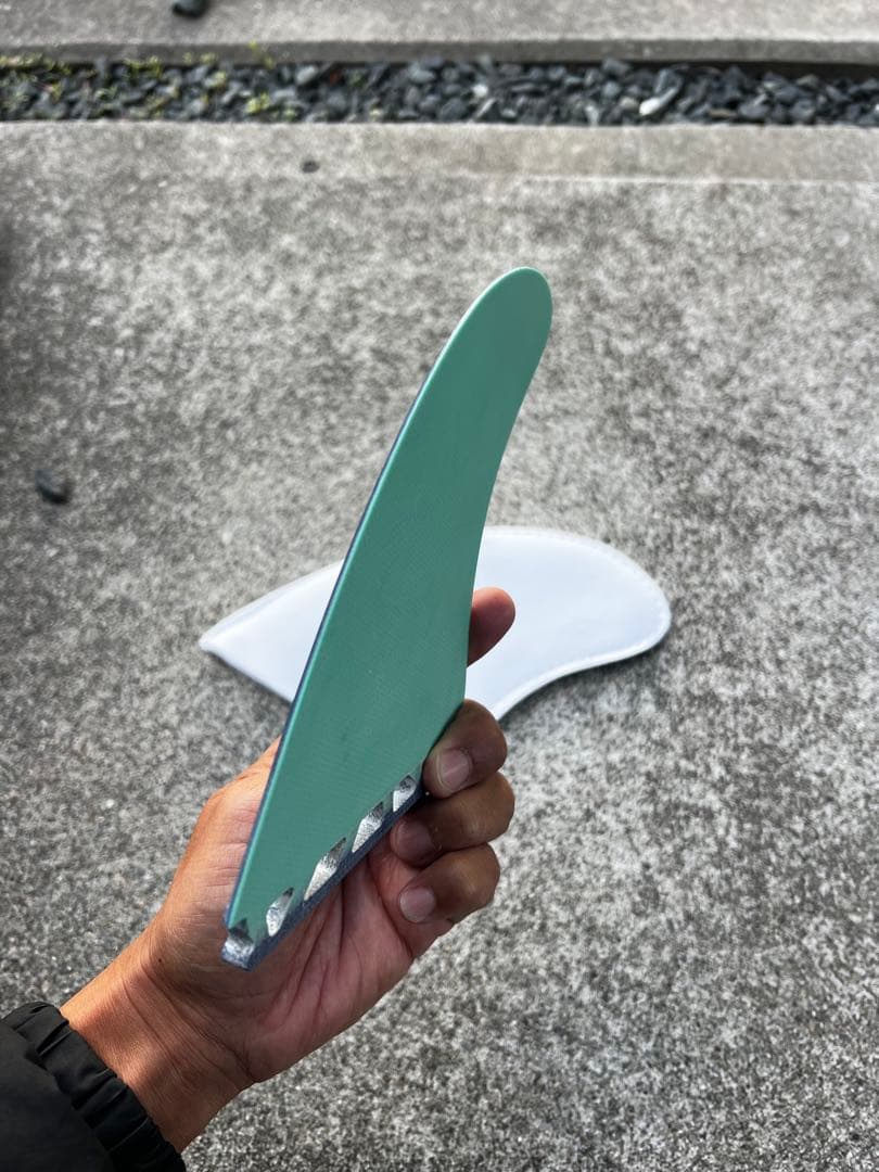 AKIRA AIPA futures twin フィン 右側のみ