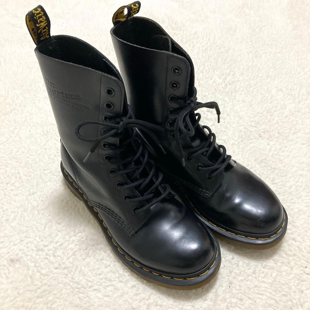 【ちーこ】　Dr. Martens ブラックブーツ 10ホール UK5