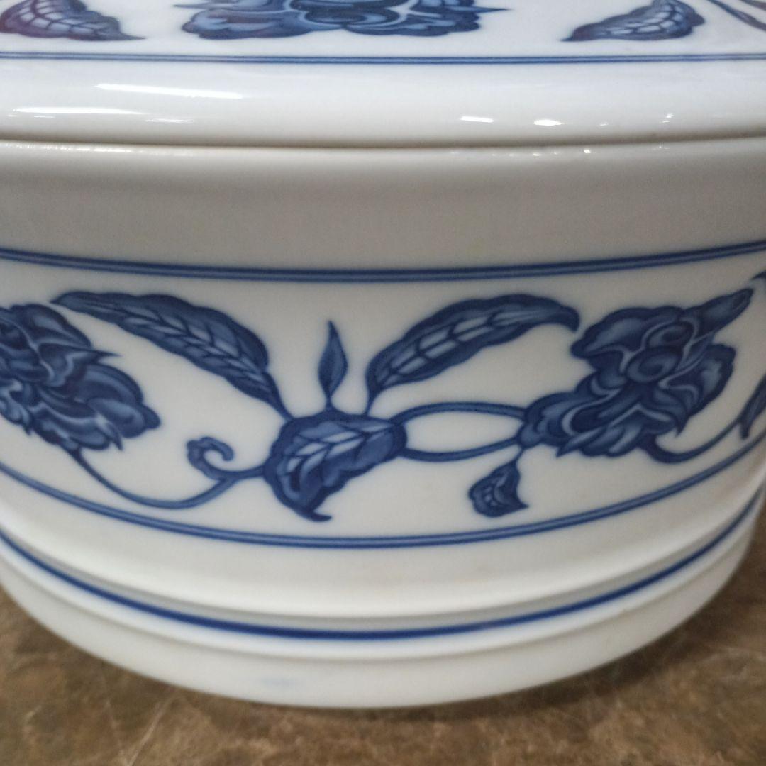 4438）Mottahedeh（モッタヘデ）の磁器の蓋物　詳細不明
