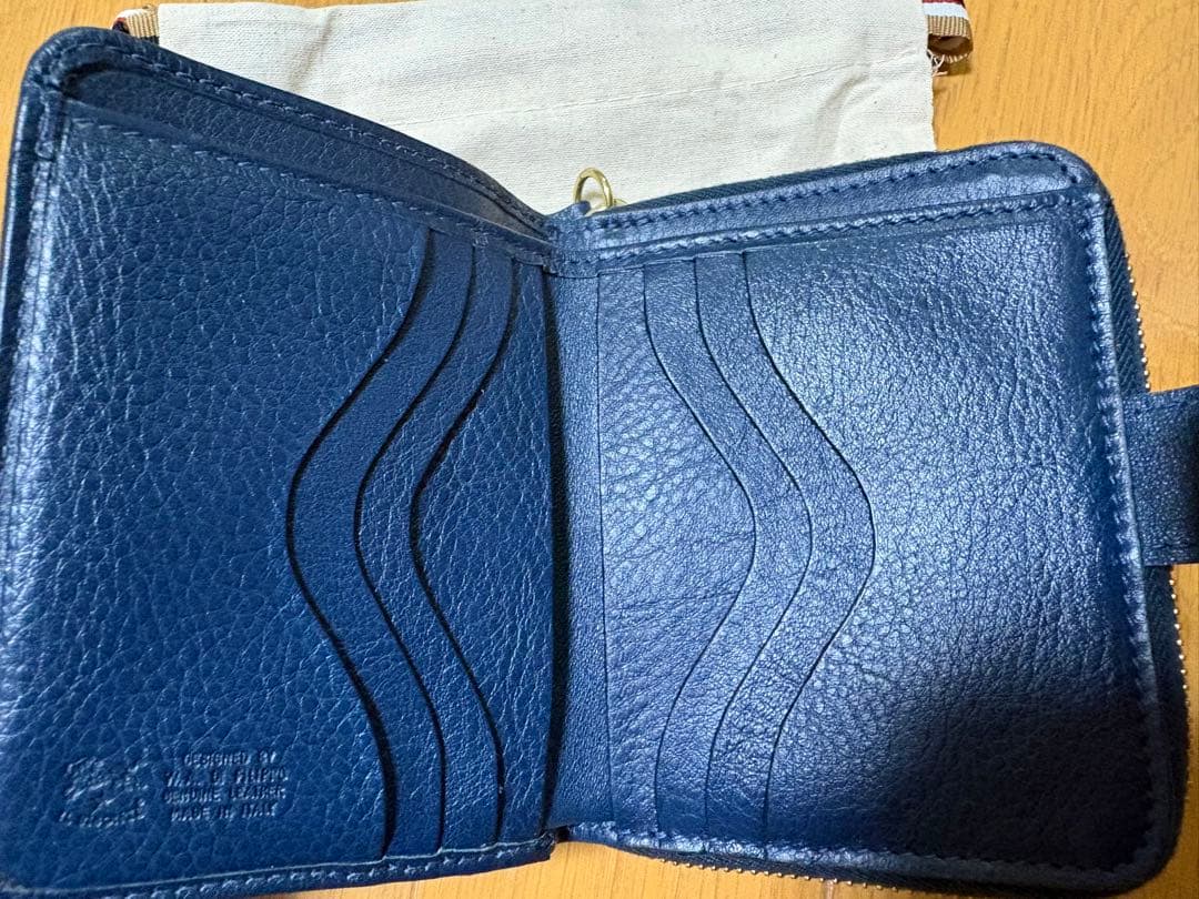 新品未使用　イルビゾンテ　二つ折り財布　ラウンドファスナー　IL BISONTE