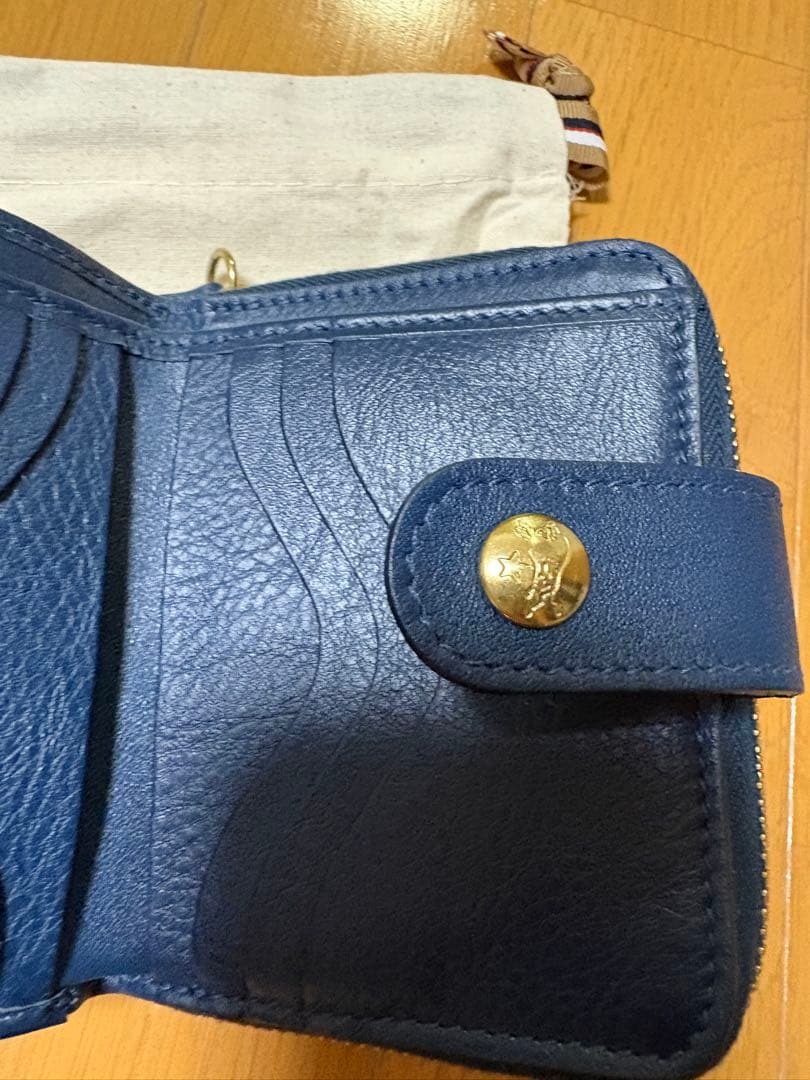 新品未使用　イルビゾンテ　二つ折り財布　ラウンドファスナー　IL BISONTE