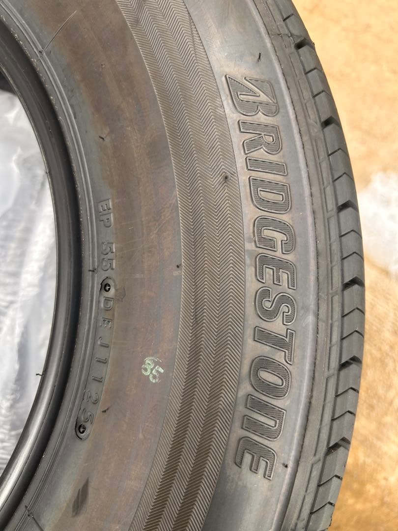 ハイエースBRIDGESTONE純正タイヤ 新車外し4本セット195/80R15