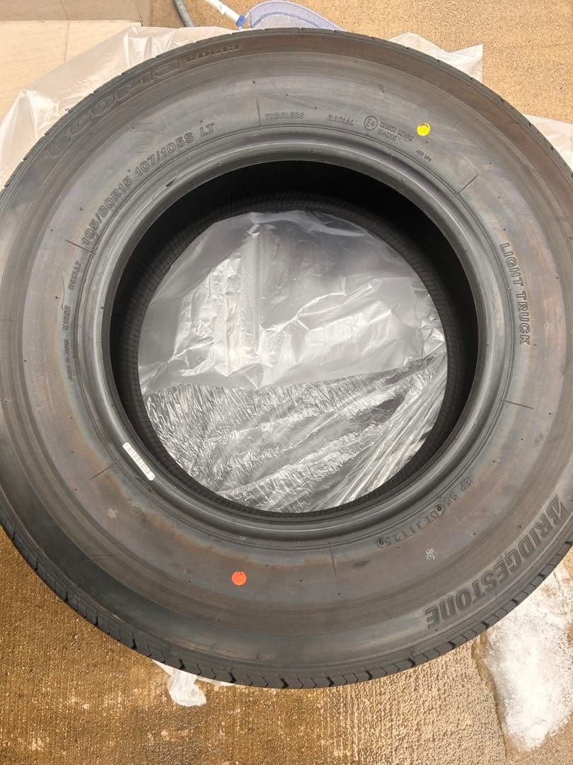 ハイエースBRIDGESTONE純正タイヤ 新車外し4本セット195/80R15