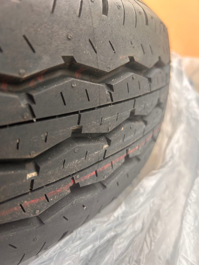 ハイエースBRIDGESTONE純正タイヤ 新車外し4本セット195/80R15