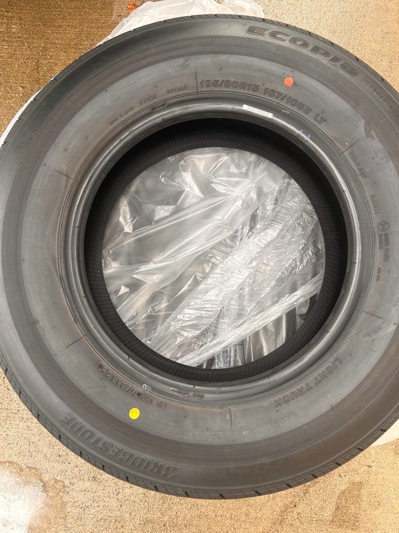 ハイエースBRIDGESTONE純正タイヤ 新車外し4本セット195/80R15