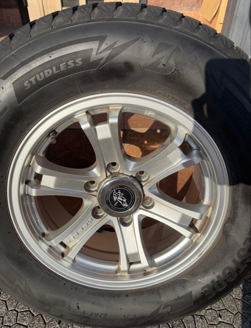 【送料込み】最終処分　ブリヂストン 265/65R17 スタッドレス4本