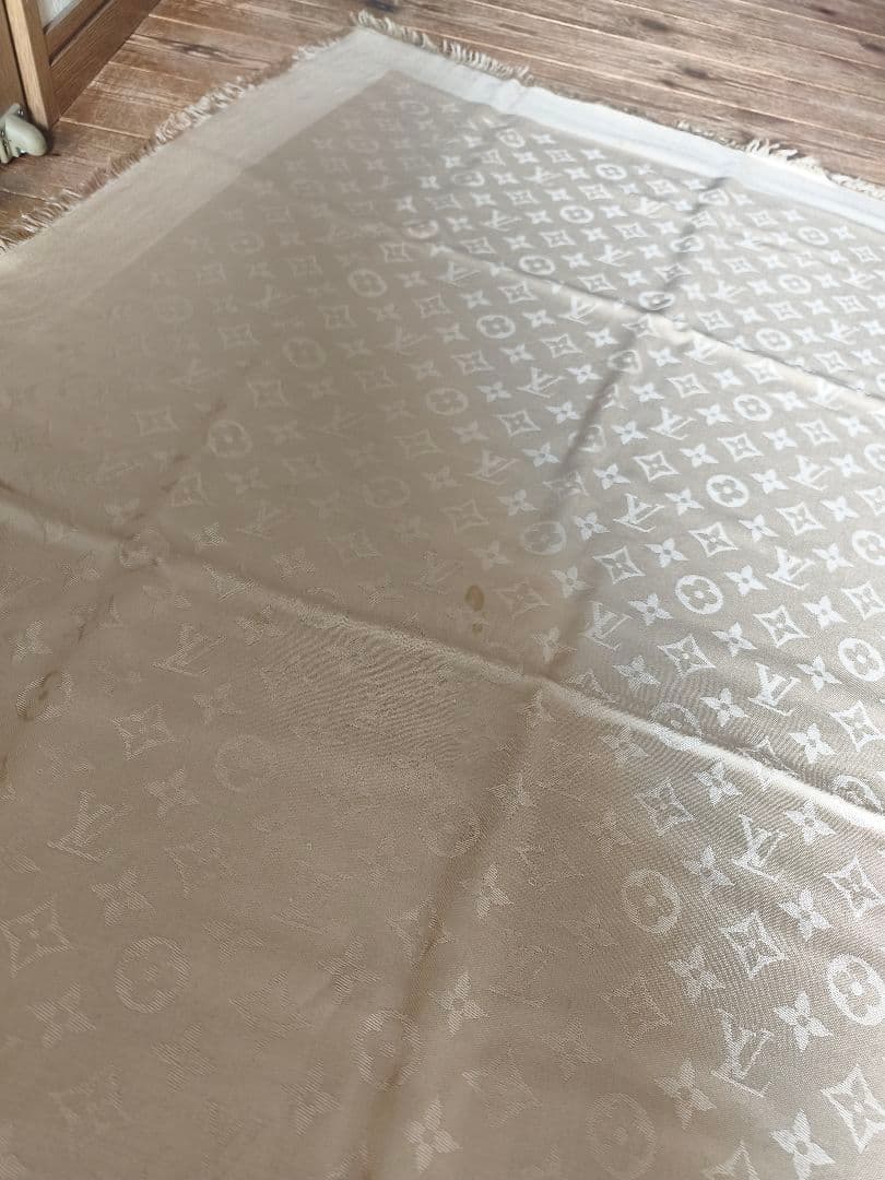 Louis Vuitton　ルイ・ヴィトン　ベージュ大判ストール　140cm