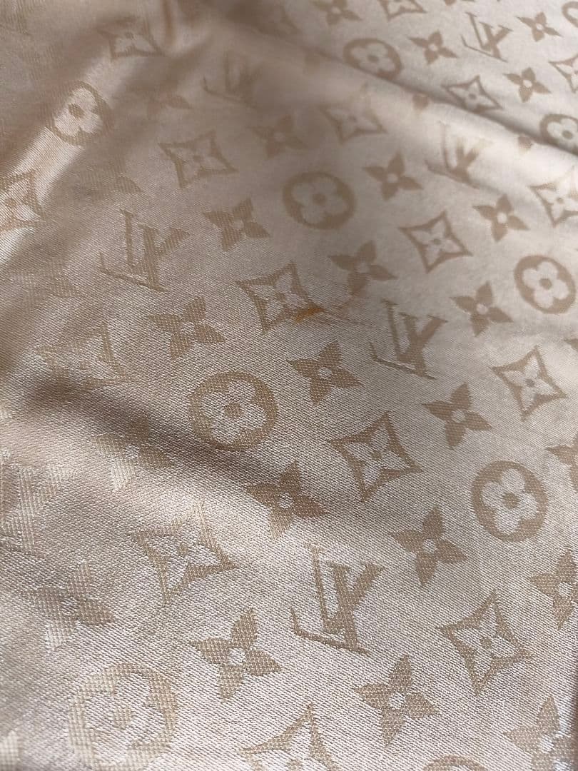 Louis Vuitton　ルイ・ヴィトン　ベージュ大判ストール　140cm