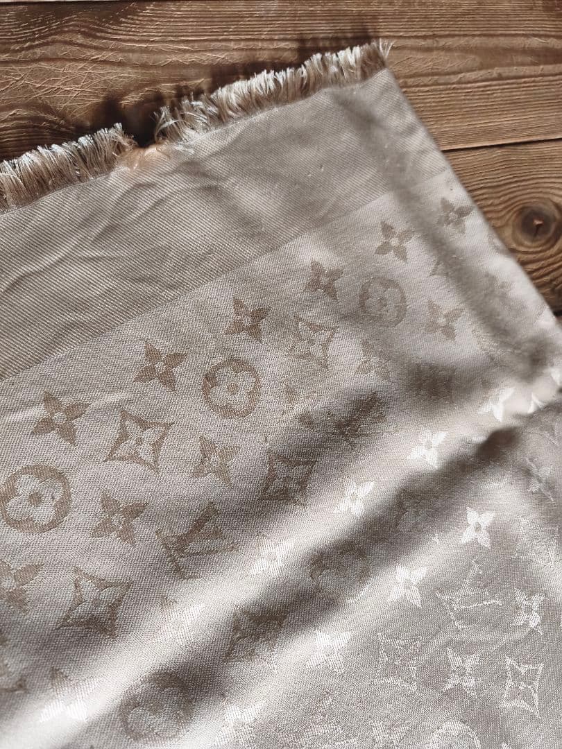 Louis Vuitton　ルイ・ヴィトン　ベージュ大判ストール　140cm