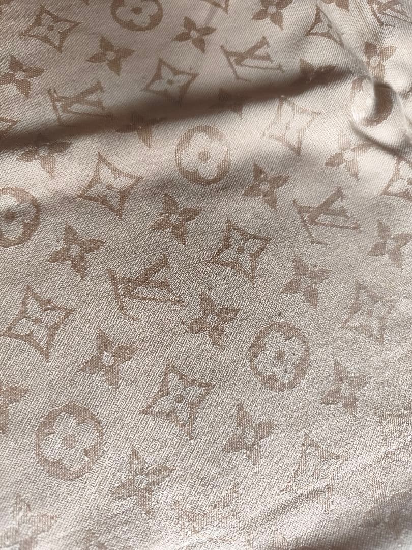 Louis Vuitton　ルイ・ヴィトン　ベージュ大判ストール　140cm