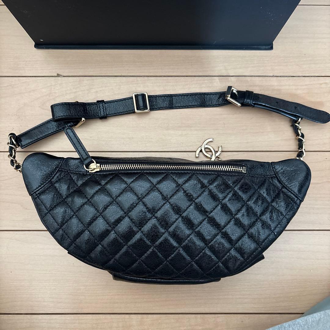 CHANEL ボディバッグ ウエストバッグ　美品　黒