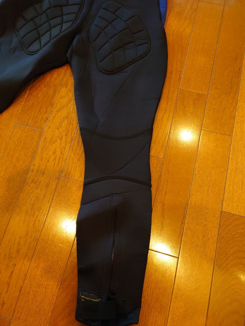ＲＢＢウェットスーツセット (Ｌ)サイズ。スーツのみ1回使用。