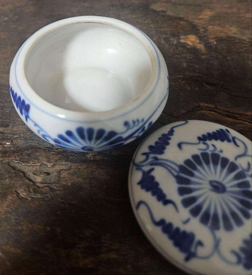明治時代　古伊万里　染付　安南染付写し 菊唐草文様　香合　蓋物　茶道具茶器
