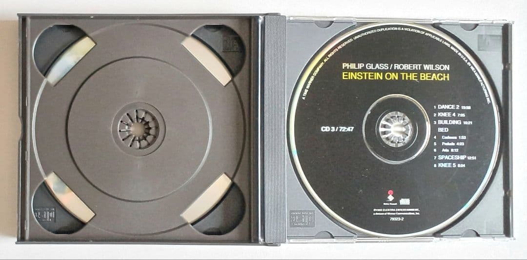 フィリップ・グラス/ロバート・ウィルソン「浜辺のアインシュタイン」（CD3枚組）