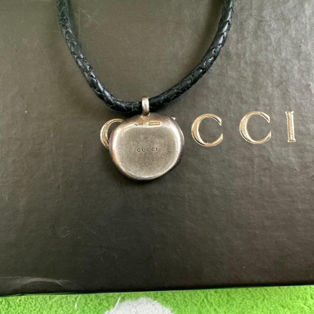 GUCCI レザー メダルペンダント ネックレス
