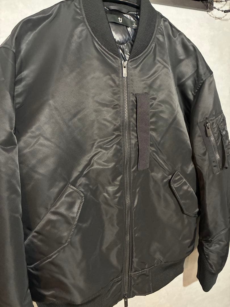 【新品】ユニクロ +J ハイブリッドダウンオーバーサイズ MA-1 ブラックL