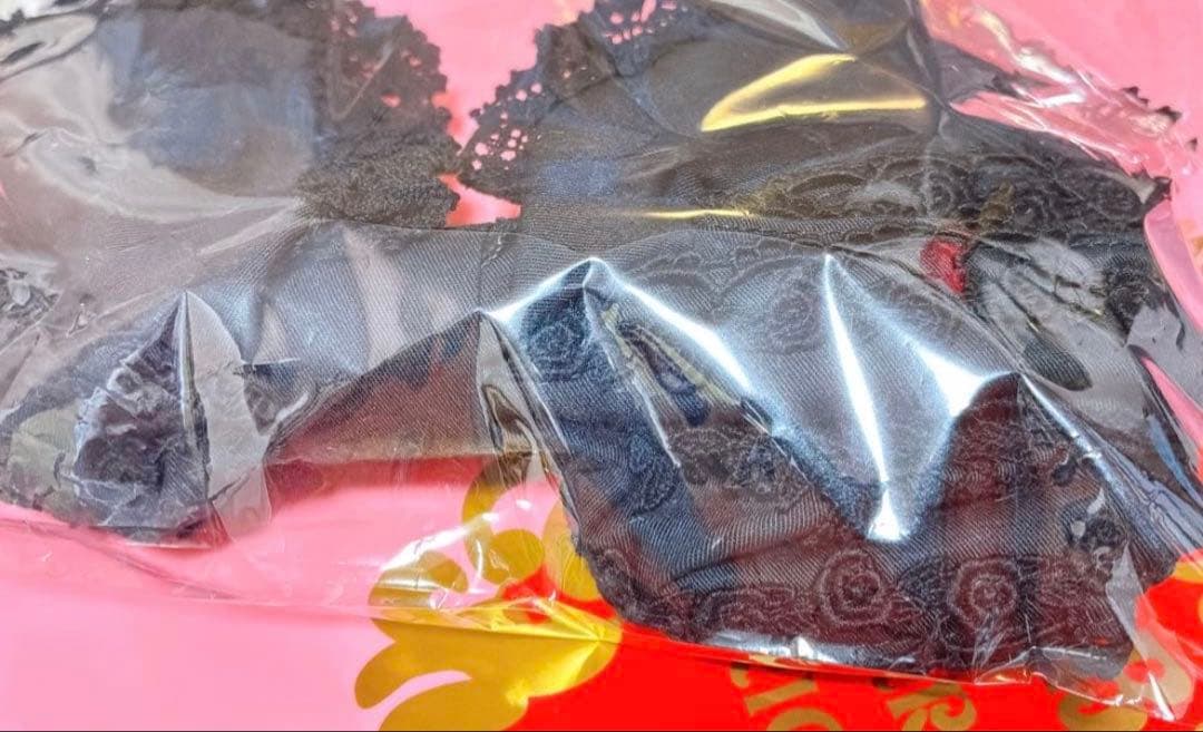 キャメロンカチューシャ（バーバリー）黒×黒