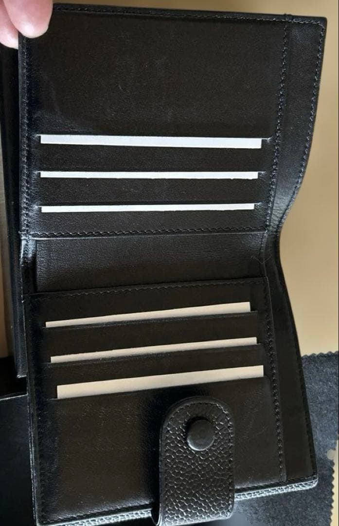 CHANEL黒二つ折り財布