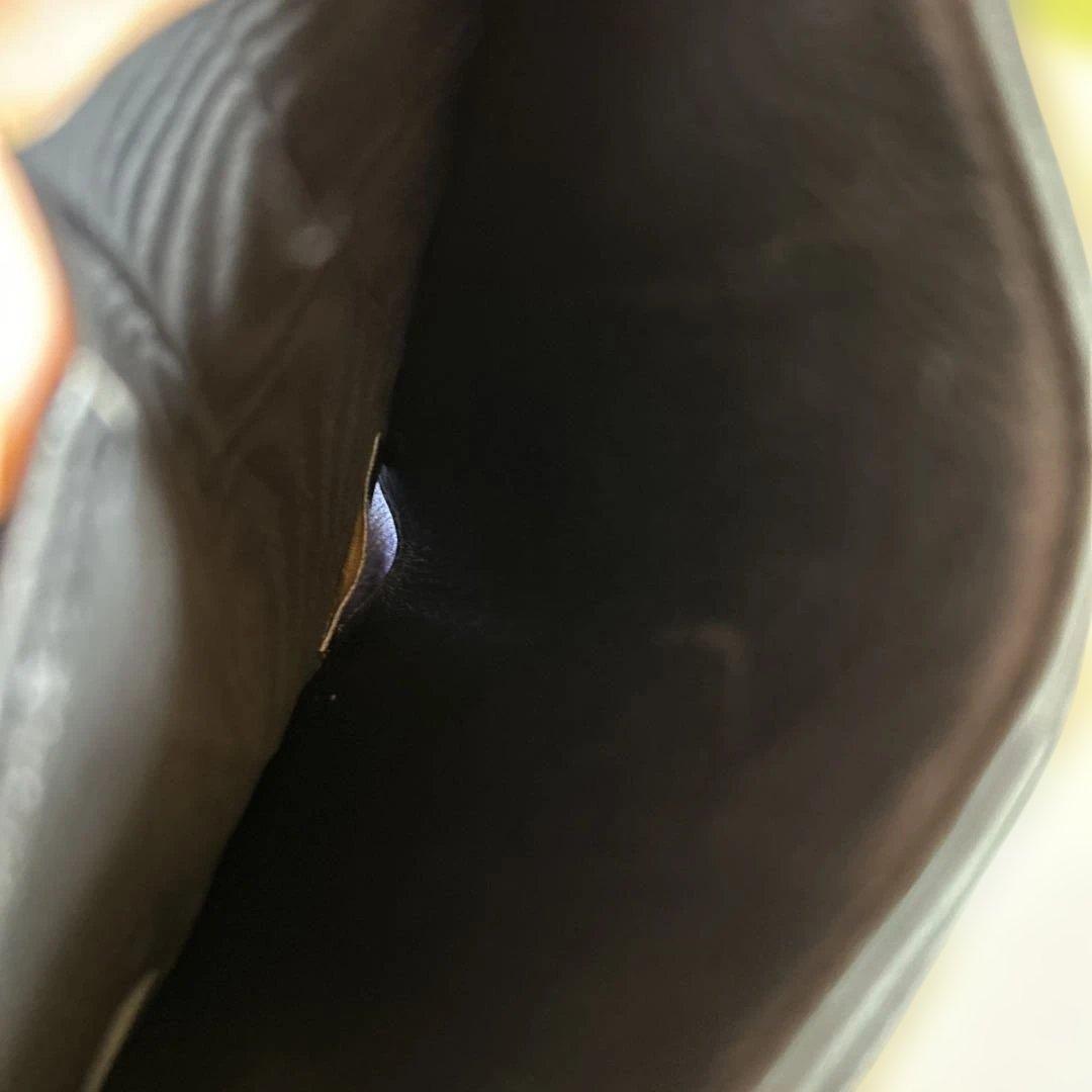 CHANEL黒二つ折り財布
