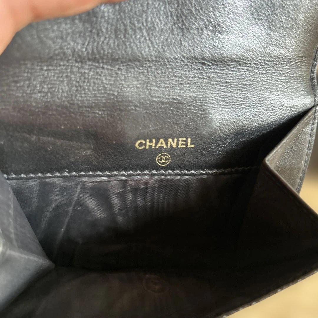 CHANEL黒二つ折り財布