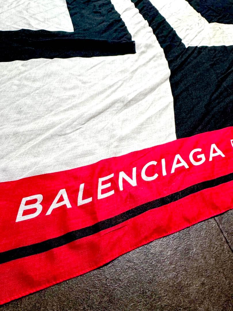 BALENCIAGA ロゴ入り ストール