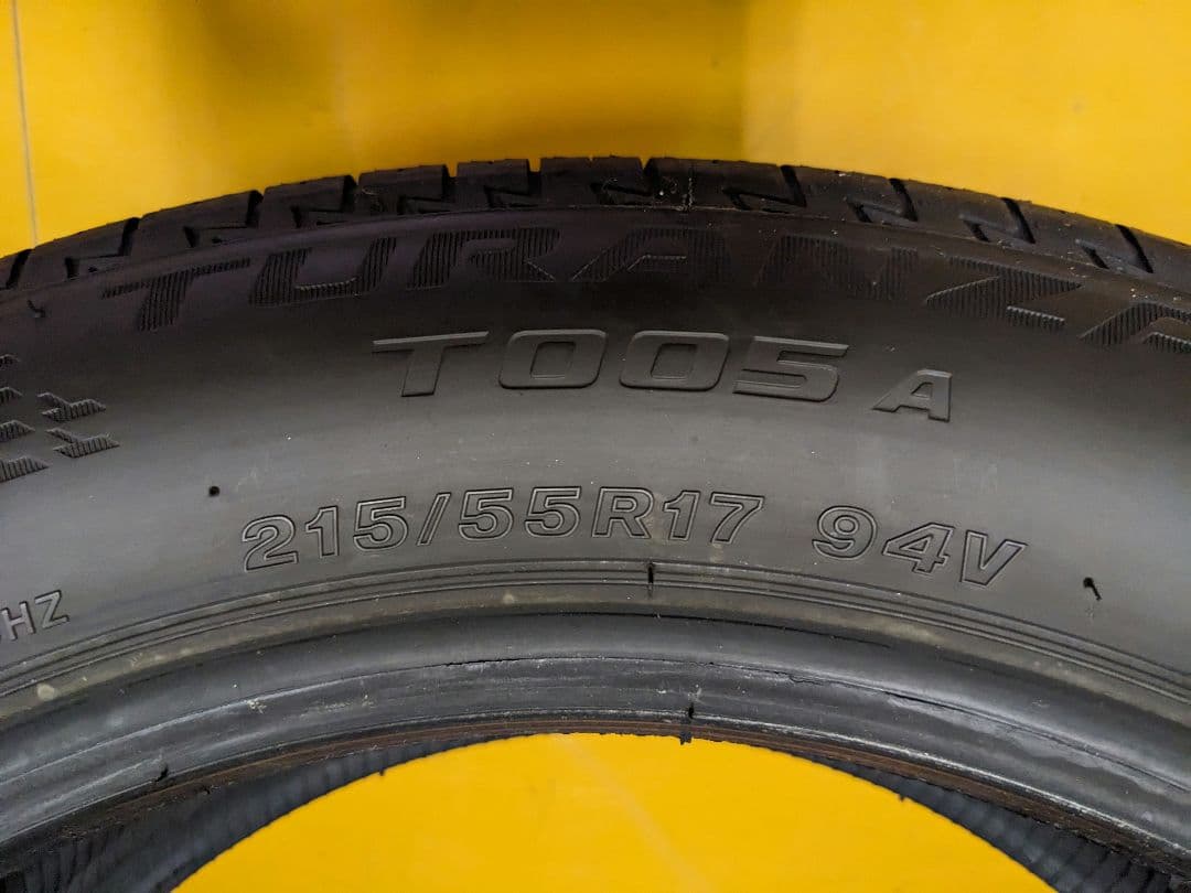 ブリジストントランザ　ノーマルタイヤTOO5　215/55R17