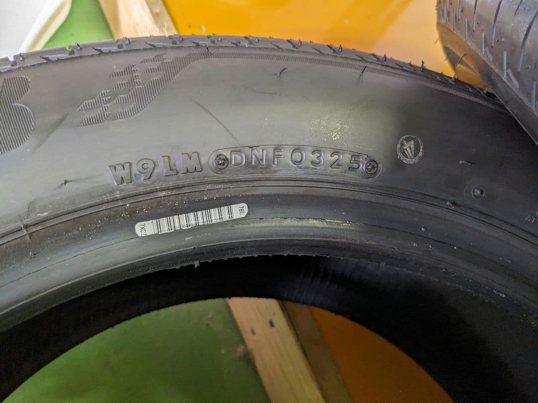 ブリジストントランザ　ノーマルタイヤTOO5　215/55R17