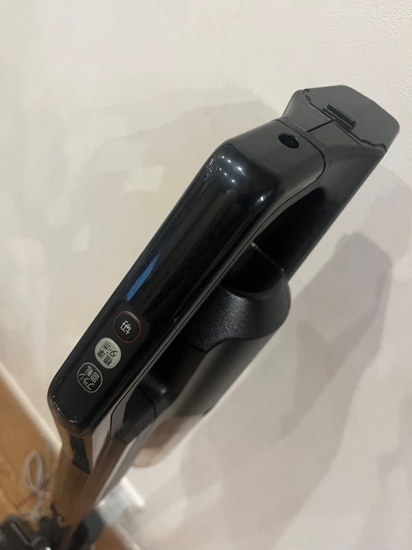 2024年製アイリスオーヤマ コードレス掃除機 置くだけ充電SCD-184P