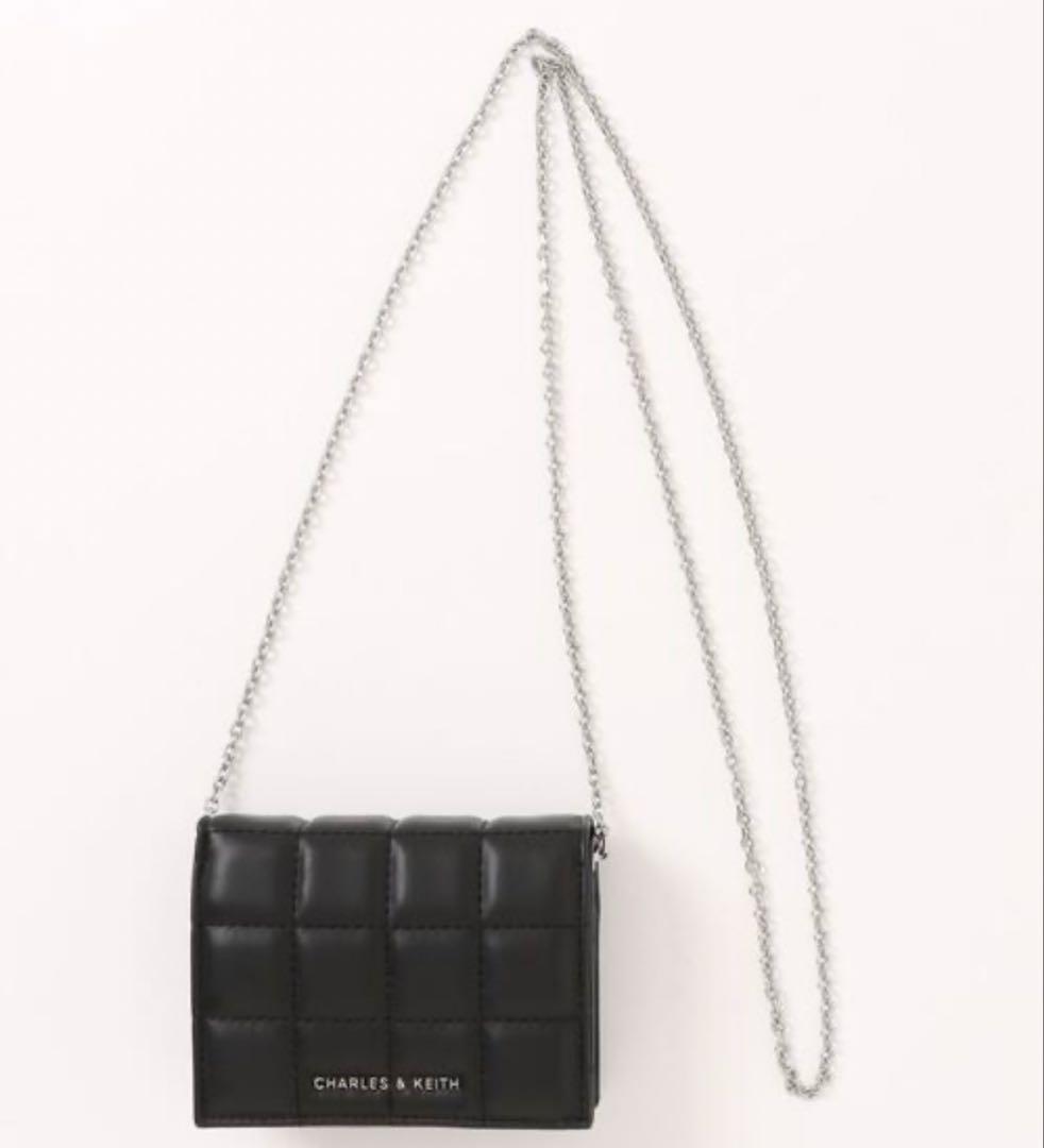 CHARLES&KEITH スクエア キルトチェーンハンドルウォレット