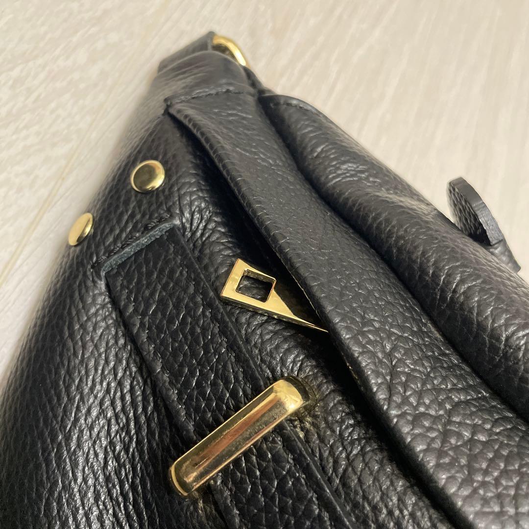 AULENTTI ボディバッグ 黒 レザー