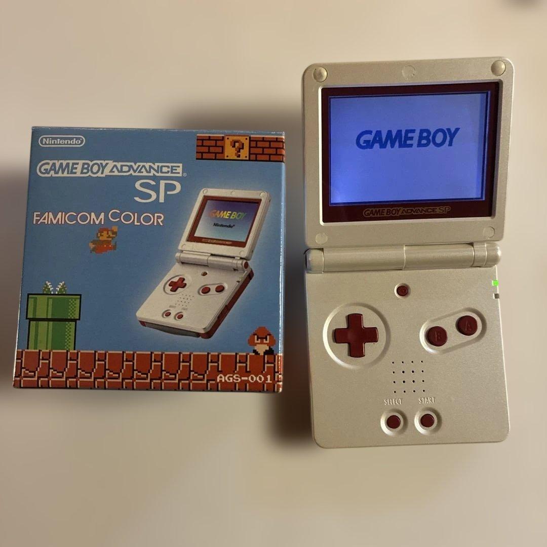 ゲームボーイアドバンスSP ファミコンカラーソフト4本 イヤホンアダプター付