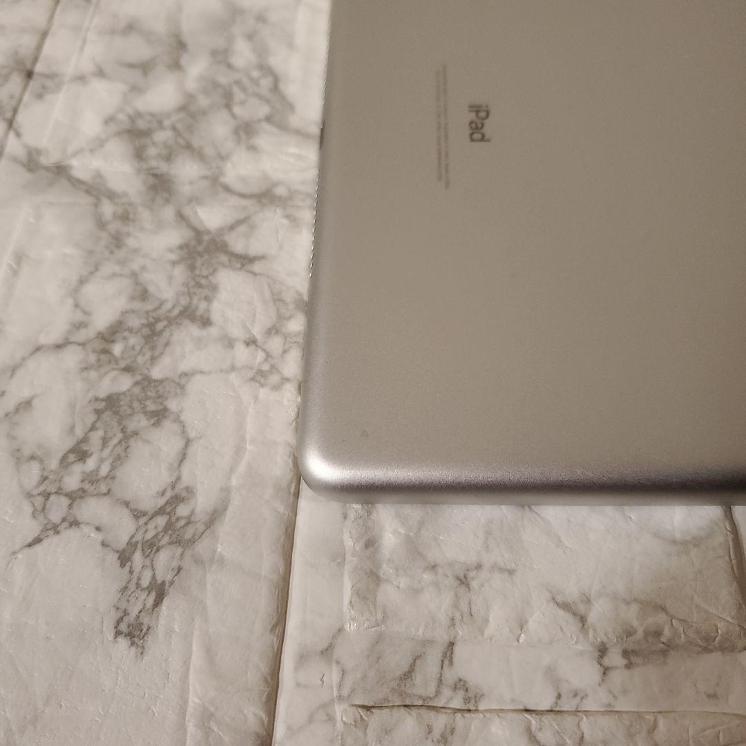 132 iPad 6世代 32GB SIMフリー シルバー