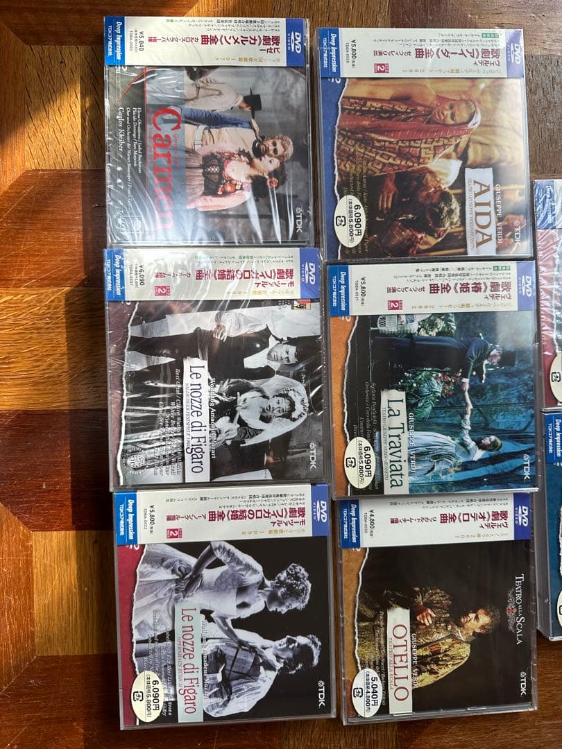 新品未開封　オペラDVD8巻　ヴェルディ　モーツァルト　ビゼー　ロッシーニ