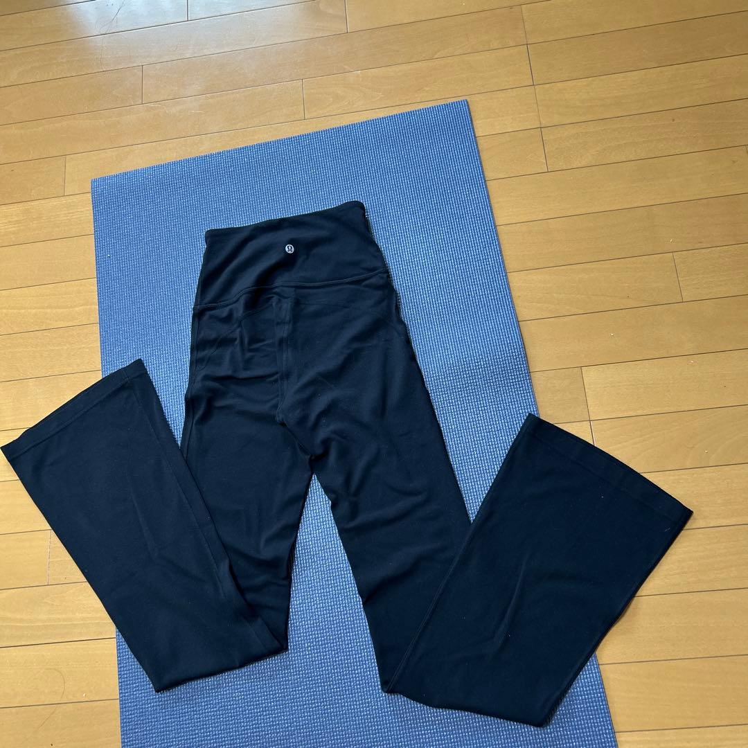 ルルレモン　ハイウエストフレアヨガパンツ 黒