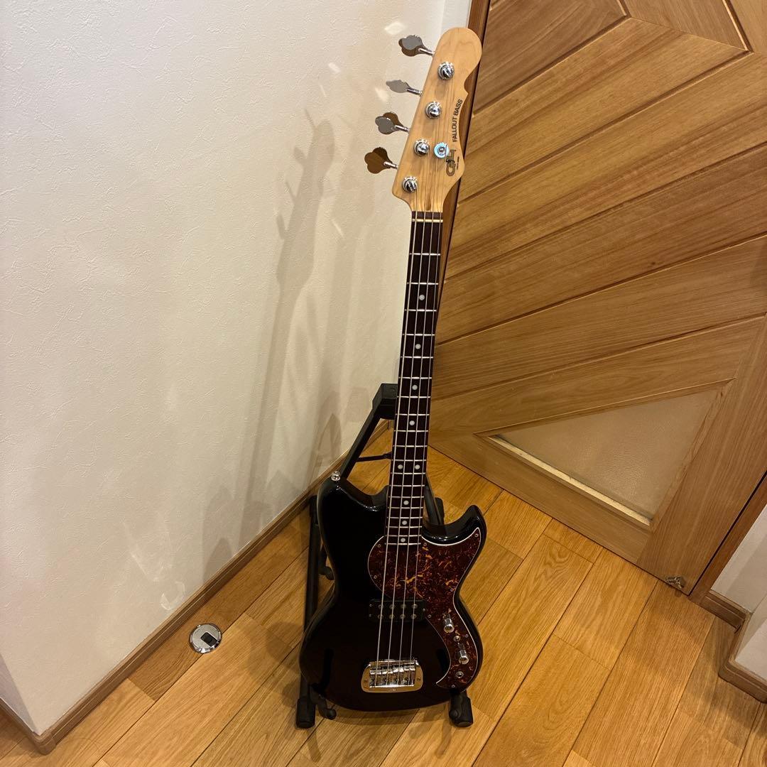 ベース G&L Tribute Series Fallout Bass