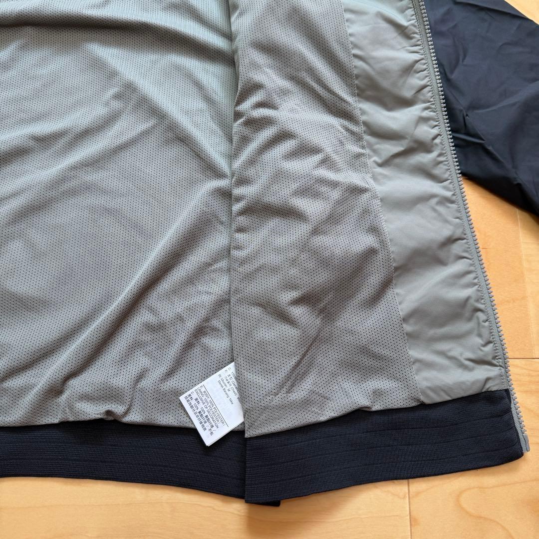 NIKEナイキ　ウィンドブレーカー　ウィンドランナー　上着　カーキ　黒　M 新品