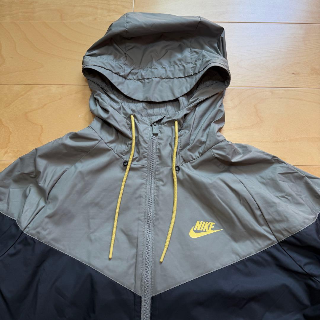 NIKEナイキ　ウィンドブレーカー　ウィンドランナー　上着　カーキ　黒　M 新品
