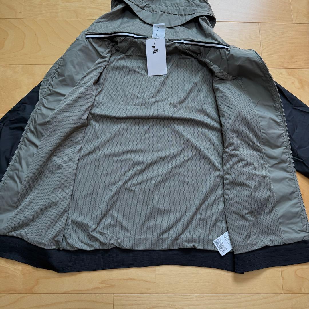 NIKEナイキ　ウィンドブレーカー　ウィンドランナー　上着　カーキ　黒　M 新品