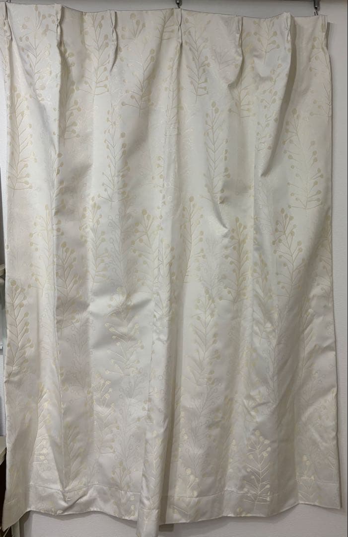 〈中古美品〉ニトリ ミスト3 カーテン 100X135 2枚セット　レース付き