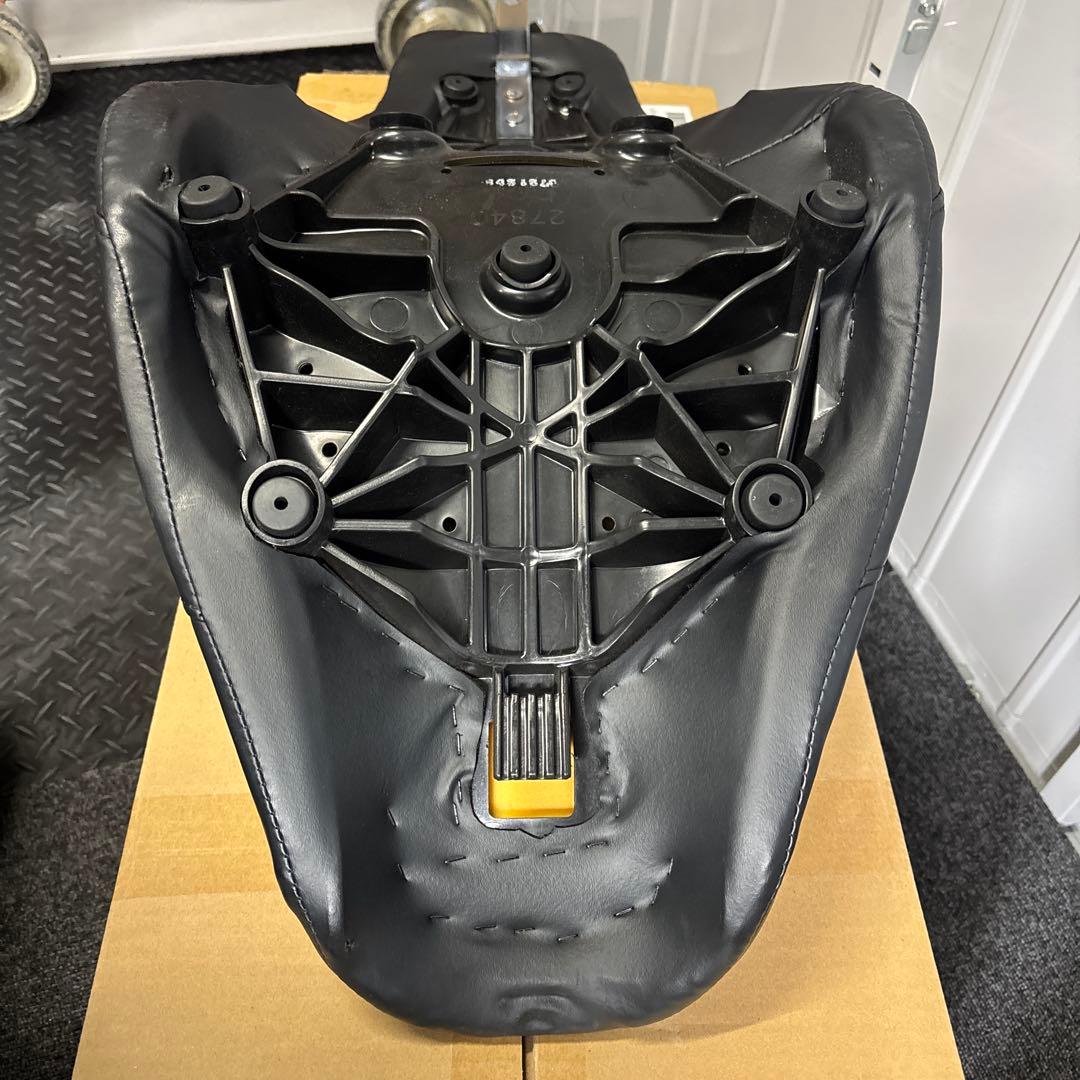 Harley Davidson FXLRS バットランダーシート