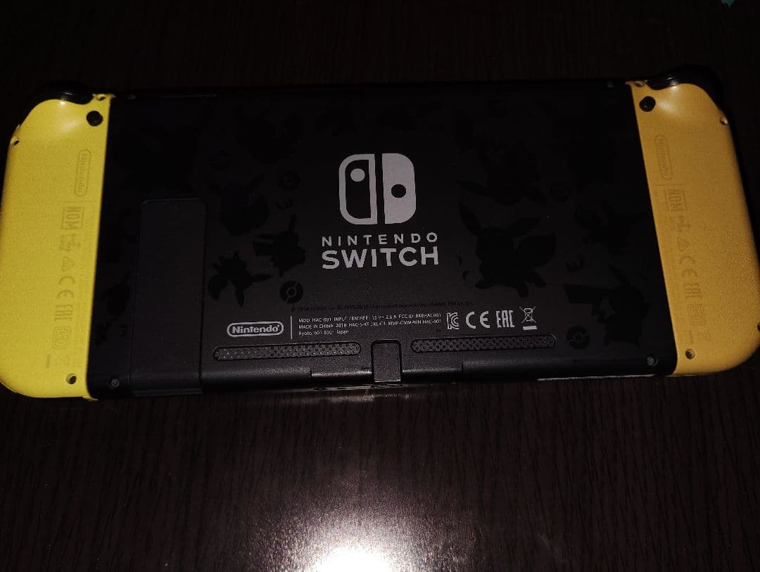 Nintendo Switch 本体 （ピカブイ限定版）+SDカード